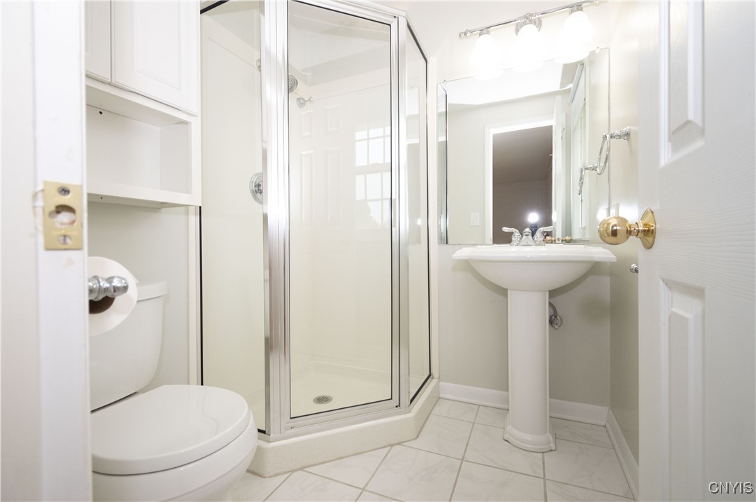 Camillus, New York 13031, United States, 4 Bedrooms Bedrooms, ,3 BathroomsBathrooms,Residential,Pending,188223