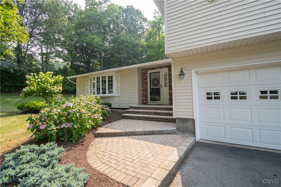 Camillus, New York 13031, United States, 4 Bedrooms Bedrooms, ,3 BathroomsBathrooms,Residential,Pending,188223