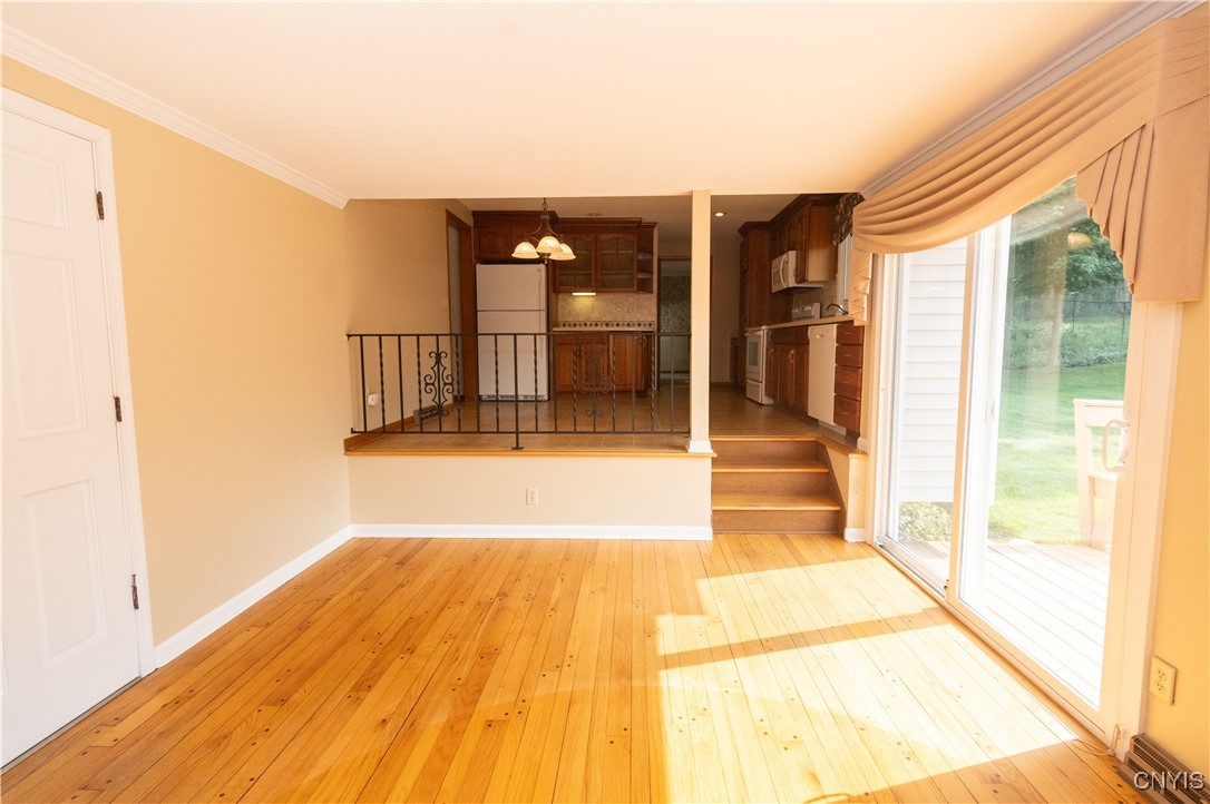 Camillus, New York 13031, United States, 4 Bedrooms Bedrooms, ,3 BathroomsBathrooms,Residential,Pending,188223