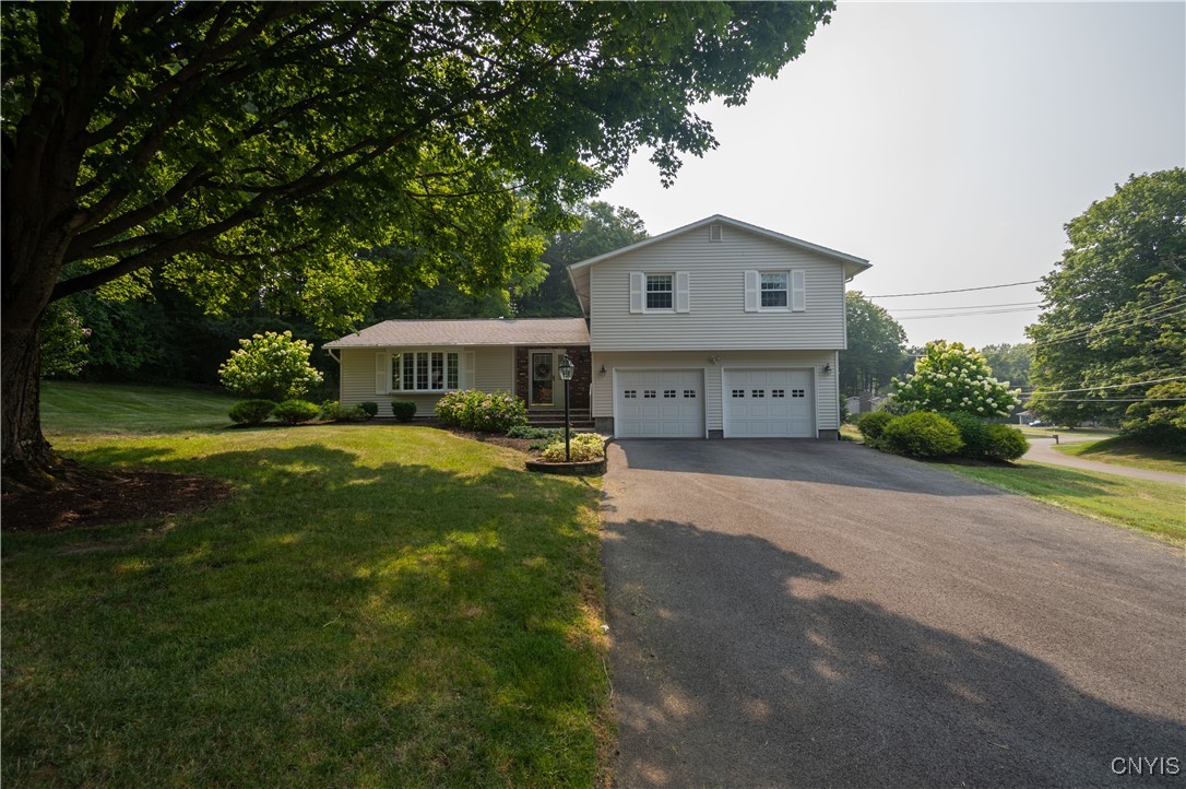 Camillus, New York 13031, United States, 4 Bedrooms Bedrooms, ,3 BathroomsBathrooms,Residential,Pending,188223