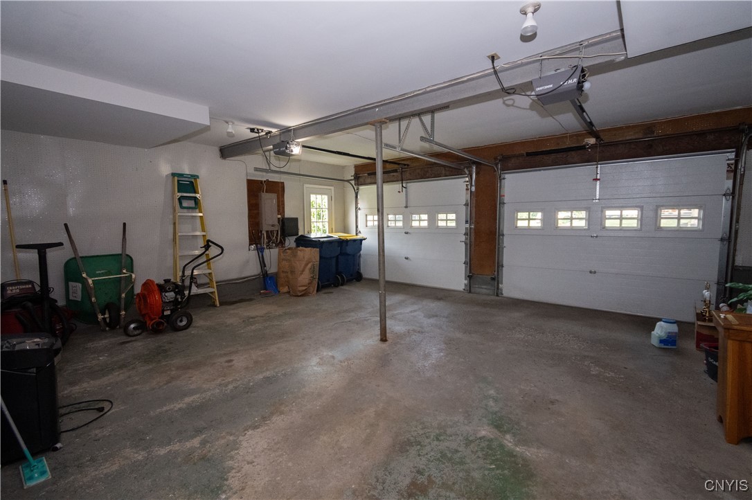 Camillus, New York 13031, United States, 4 Bedrooms Bedrooms, ,3 BathroomsBathrooms,Residential,Pending,188223