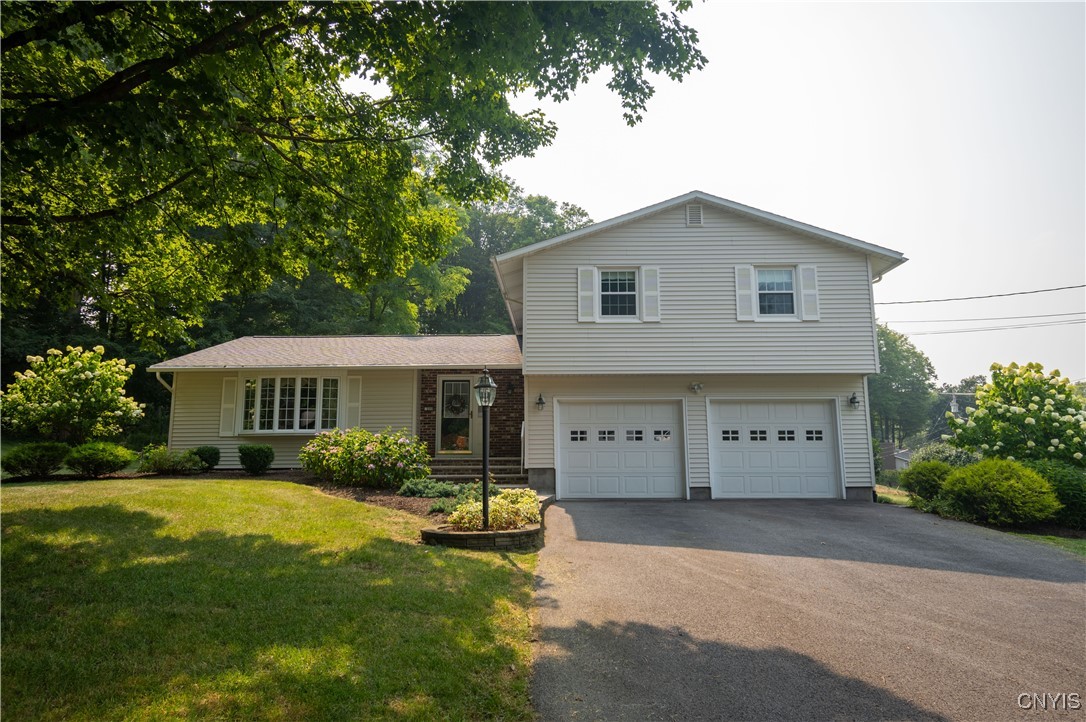 Camillus, New York 13031, United States, 4 Bedrooms Bedrooms, ,3 BathroomsBathrooms,Residential,Pending,188223