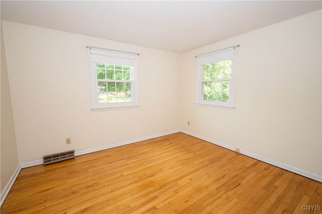 Camillus, New York 13031, United States, 4 Bedrooms Bedrooms, ,3 BathroomsBathrooms,Residential,Pending,188223