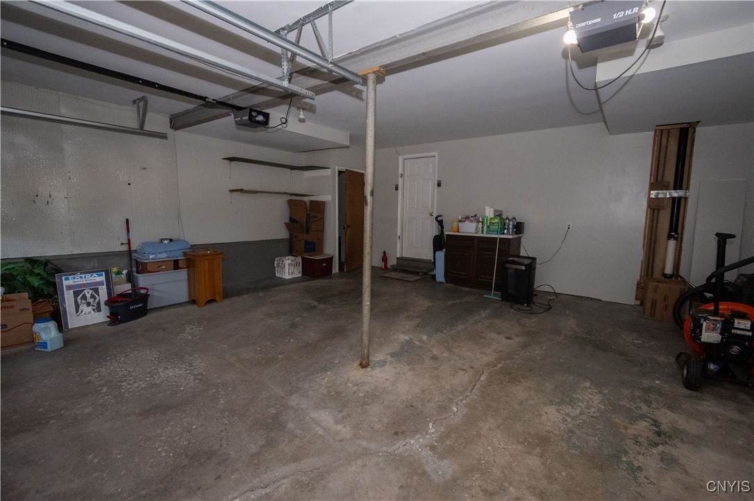 Camillus, New York 13031, United States, 4 Bedrooms Bedrooms, ,3 BathroomsBathrooms,Residential,Pending,188223