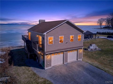 Homes For Sale - 7113 Lakeshore Rd Rd<br/> Cicero, NY 13039