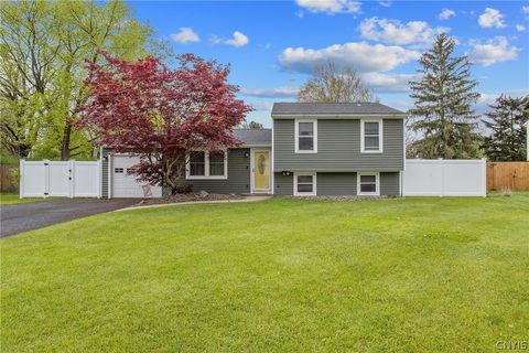 Homes For Sale - 6020 Deer Springs Road<br/> Cicero, NY 13039