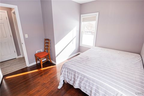 Tiny photo for 1 Paulevan Place, New Hartford, NY 13413 (MLS # S1660602)