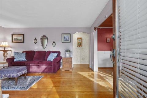 Tiny photo for 9 Donald Place, Salina, NY 13090 (MLS # S1715469)