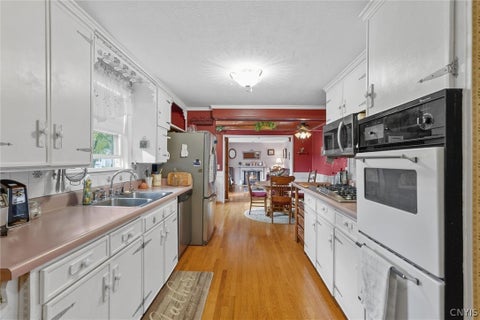 Tiny photo for 9 Donald Place, Salina, NY 13090 (MLS # S1715469)