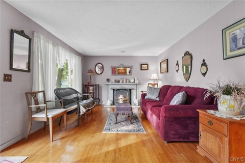 Tiny photo for 9 Donald Place, Salina, NY 13090 (MLS # S1715469)