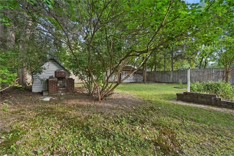 Tiny photo for 9 Donald Place, Salina, NY 13090 (MLS # S1715469)