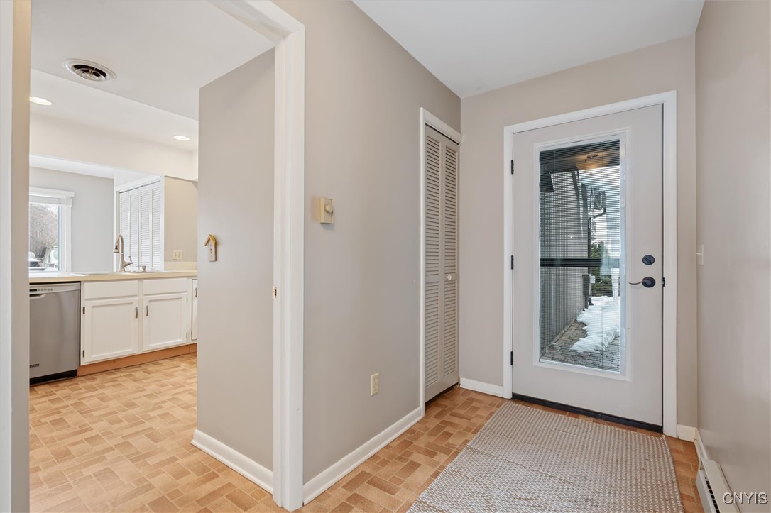 9 Jarvis Drive, Manlius, New York image 5