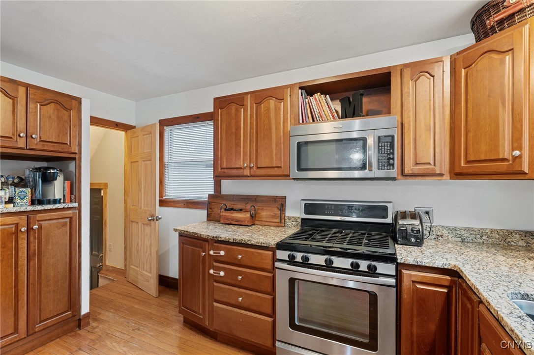 128 W Warrington Road, Syracuse, New York image 12