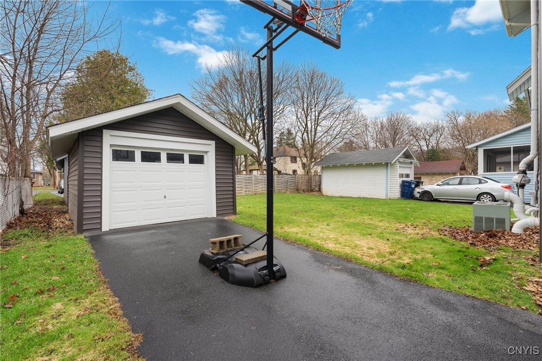 128 W Warrington Road, Syracuse, New York image 26