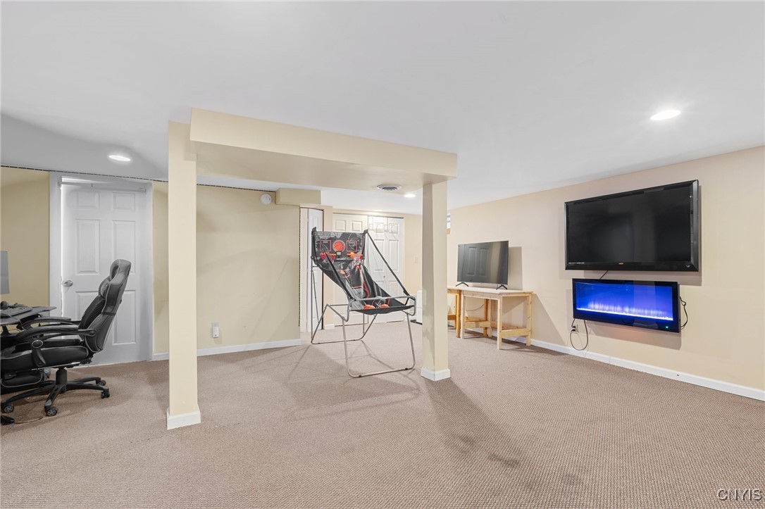 128 W Warrington Road, Syracuse, New York image 22