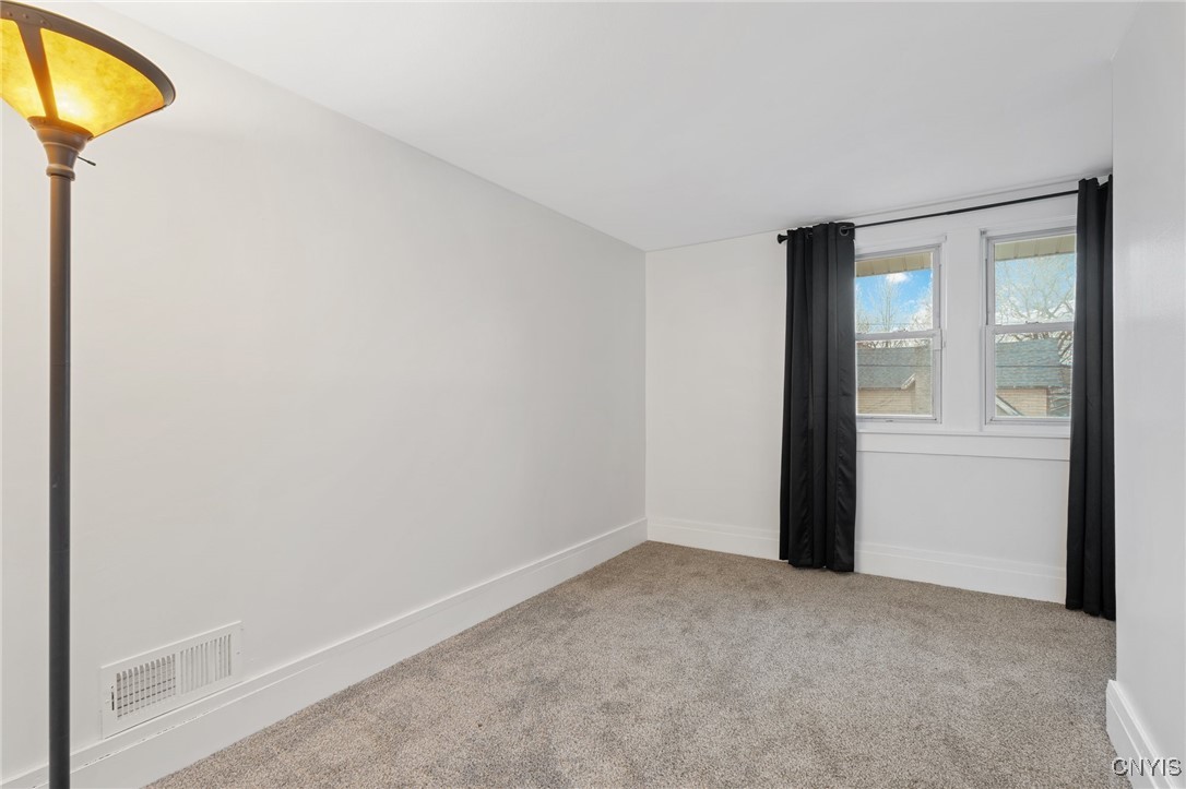 128 W Warrington Road, Syracuse, New York image 18