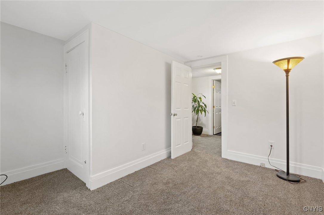 128 W Warrington Road, Syracuse, New York image 19