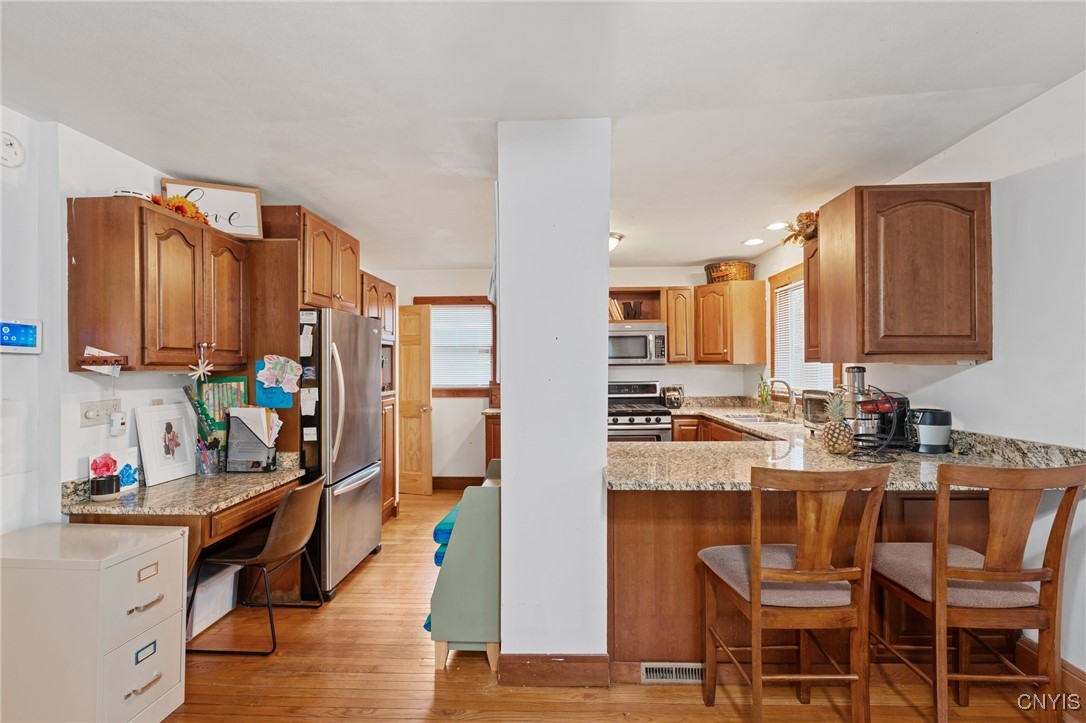 128 W Warrington Road, Syracuse, New York image 10