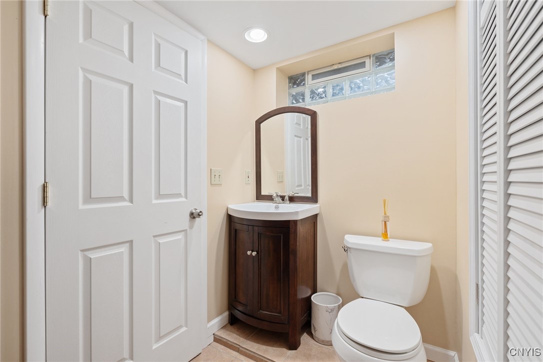 128 W Warrington Road, Syracuse, New York image 25