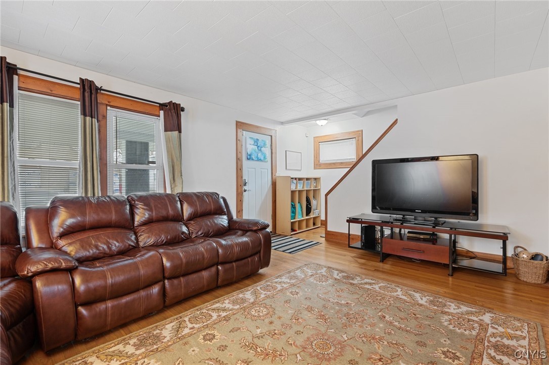 128 W Warrington Road, Syracuse, New York image 6
