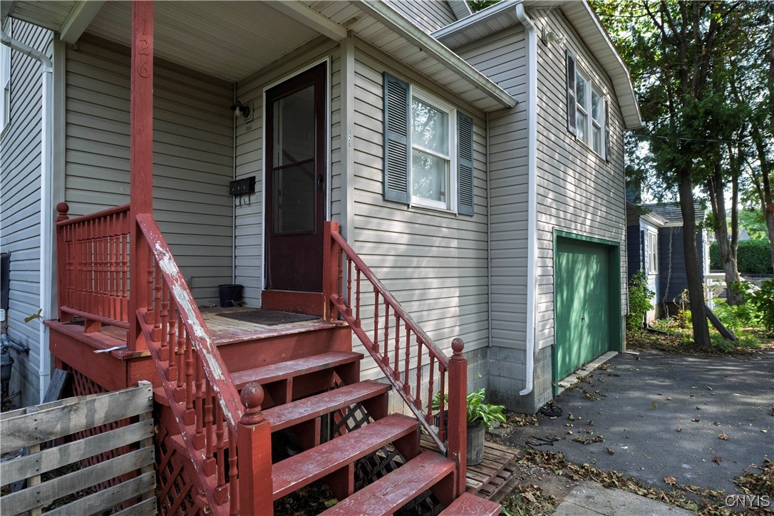 126 W Florence Avenue