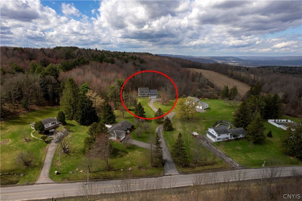 Photo of 389 Warren Road, German Flatts, NY 13407 (MLS # S1674434)