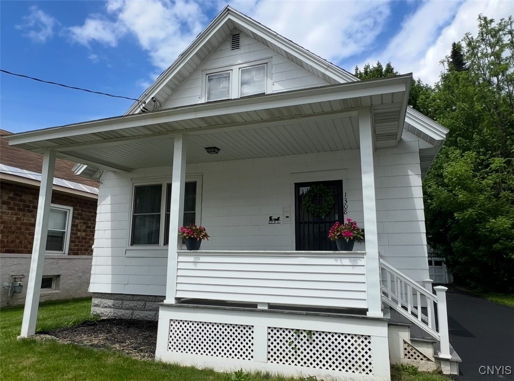 1308 Maple Street, Utica, New York image 1