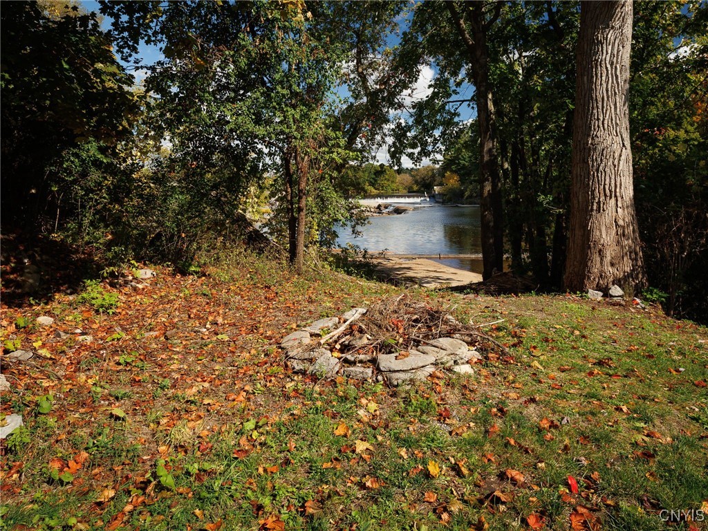 1725 Huntington Street