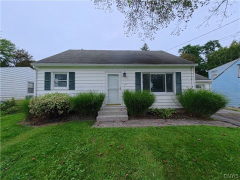Homes For Sale - 107 E Dauenhauer Street<br/> Manlius, NY 13057