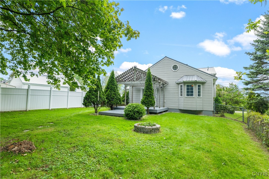 11 Evalon Road, New Hartford, New York image 4