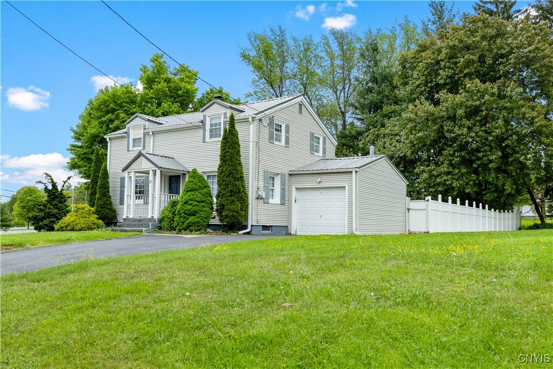 11 Evalon Road, New Hartford, New York image 1