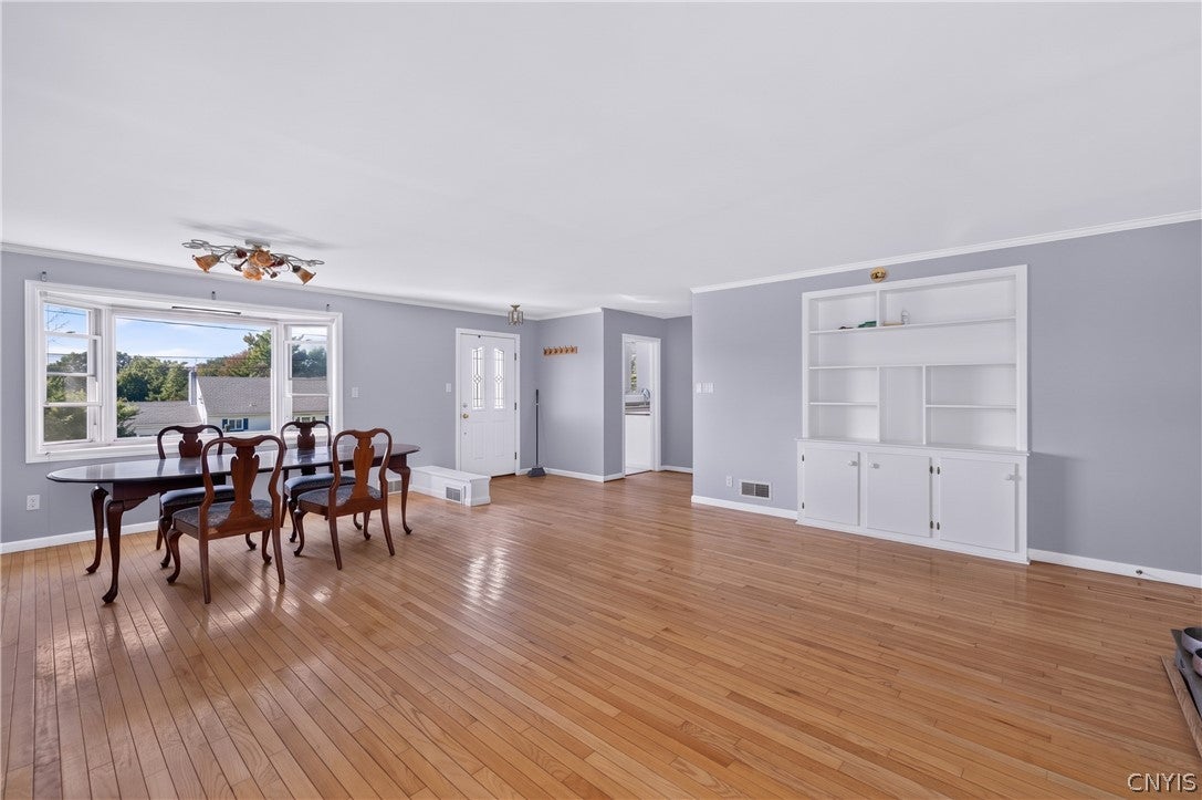 38 Forest Road