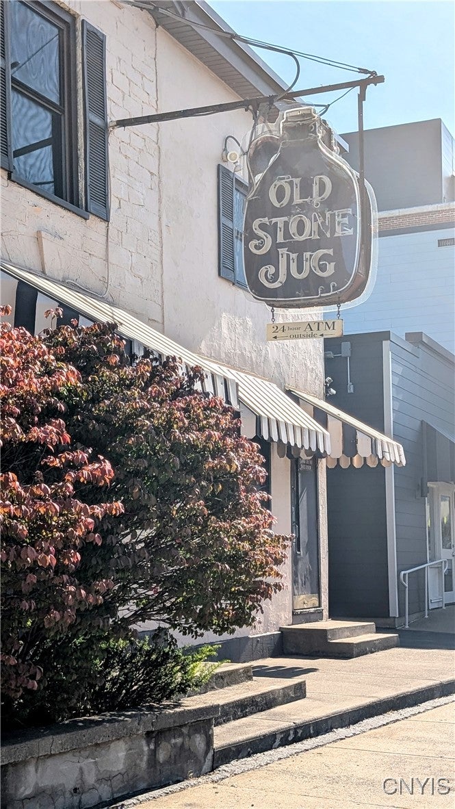 30 Utica Street