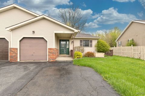 205 Christopher Circle, Oswego-City, NY 13126 - MLS#: S1605913
