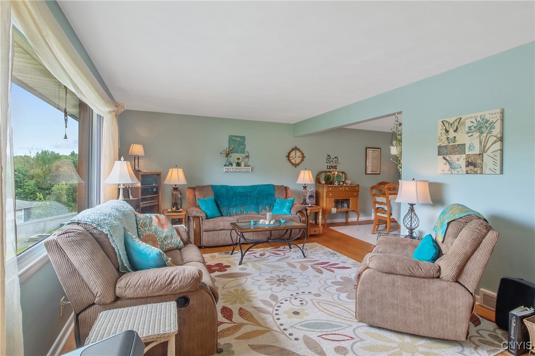 400 Hillsboro Parkway, Syracuse, New York image 8