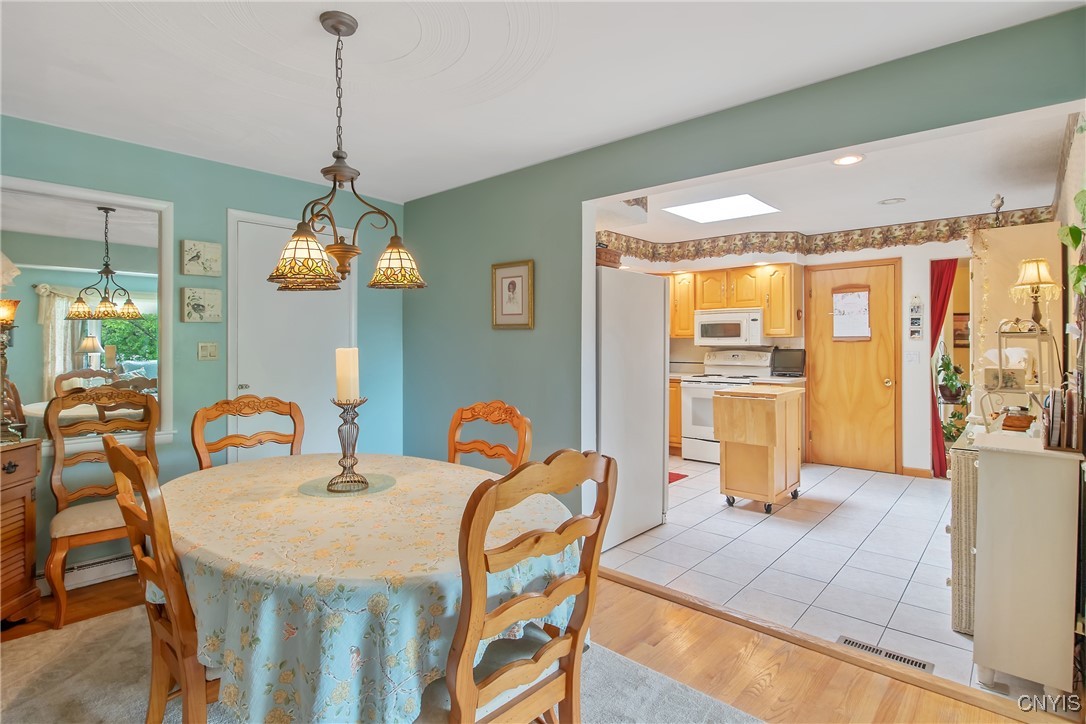 400 Hillsboro Parkway, Syracuse, New York image 11