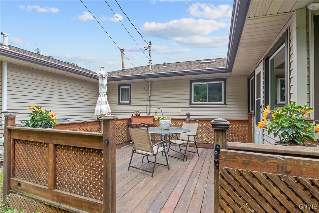 400 Hillsboro Parkway, Syracuse, New York image 3