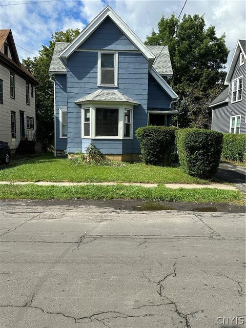 Homes For Sale - 328 Grant Avenue<br/> Syracuse, NY 13207