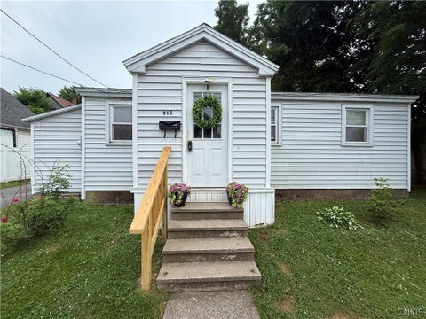 Homes For Sale - 915 Arcadia Avenue<br/> Utica, NY 13502