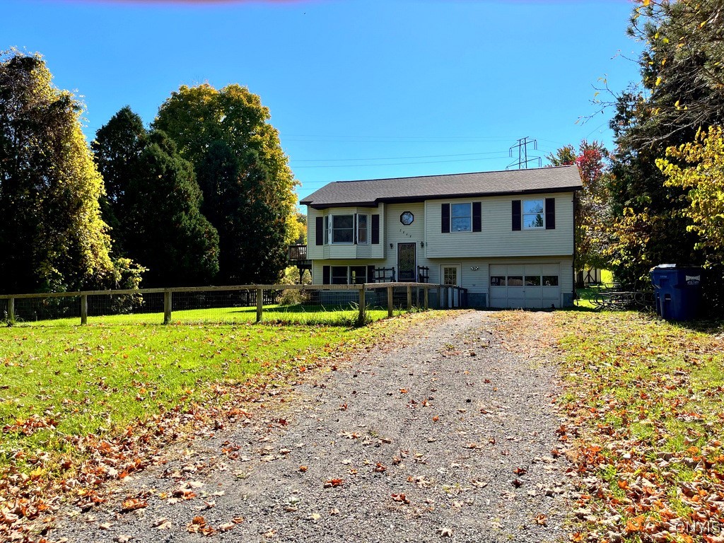 2848 Warners Road, Camillus, New York image 1