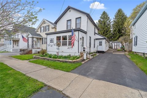 139 E Seneca Street, Oswego-City, NY 13126 - MLS#: S1602545