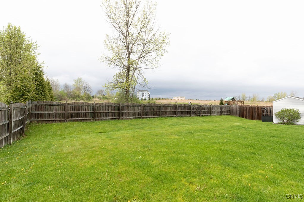 4039 Underbrush Trail, Clay, New York image 35