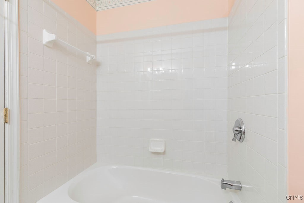 5243 Potenza Drive, Clay, New York image 25