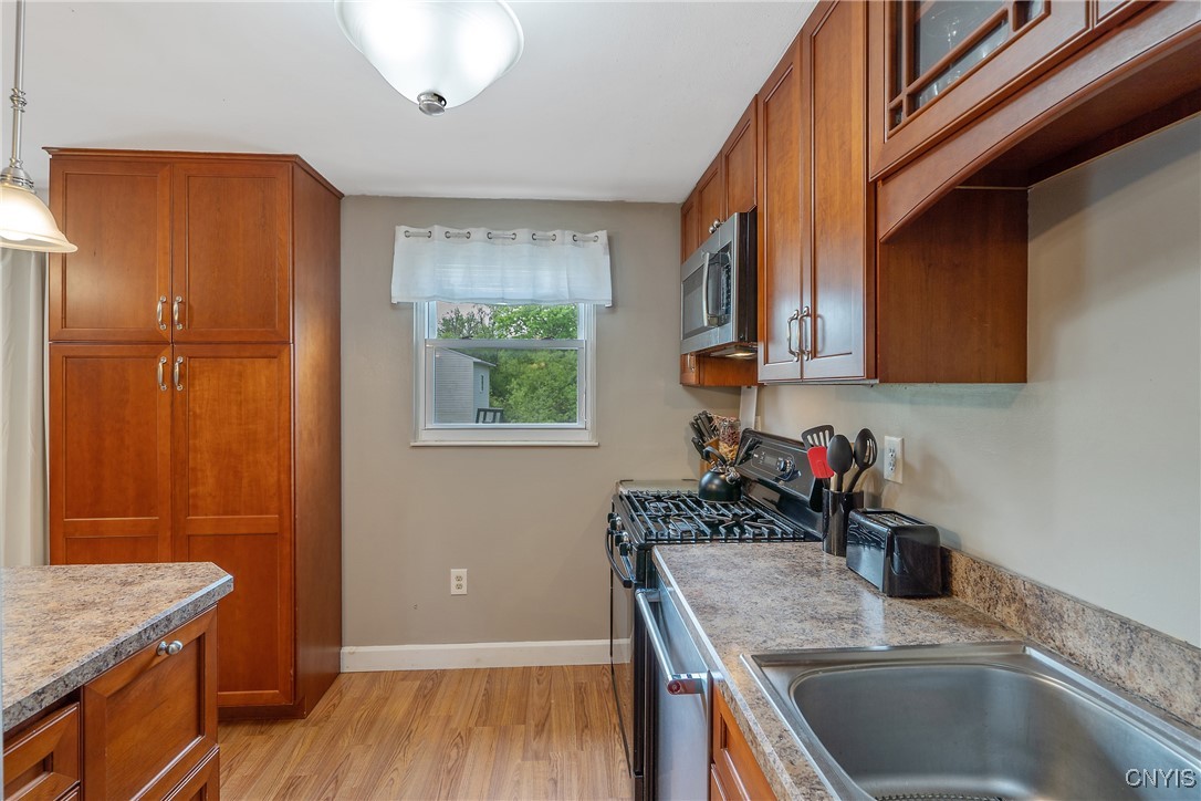 109 Farmingdale Road, Camillus, New York image 14