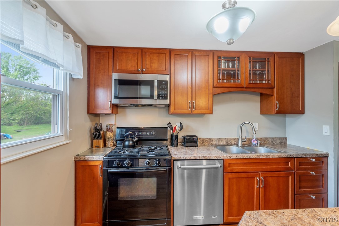 109 Farmingdale Road, Camillus, New York image 15