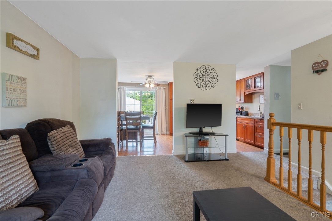 109 Farmingdale Road, Camillus, New York image 7