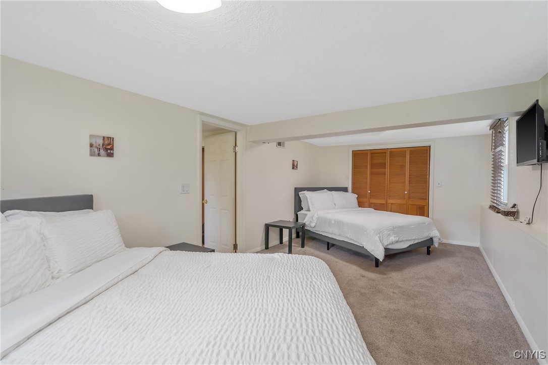 109 Farmingdale Road, Camillus, New York image 27