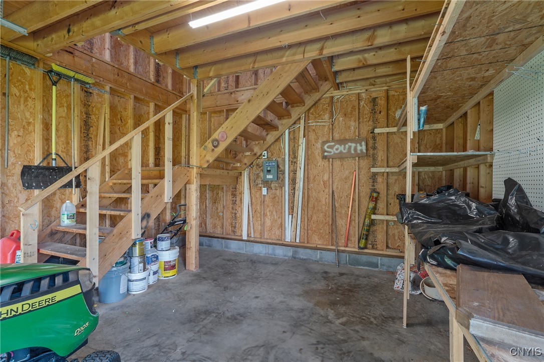 109 Farmingdale Road, Camillus, New York image 37