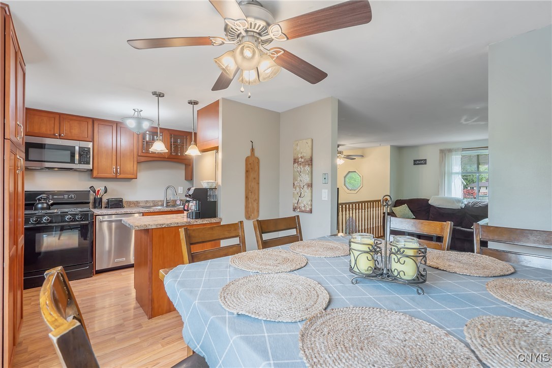 109 Farmingdale Road, Camillus, New York image 11