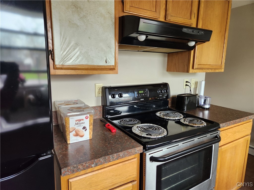4288 Candlelight Lane, Clay, New York image 8